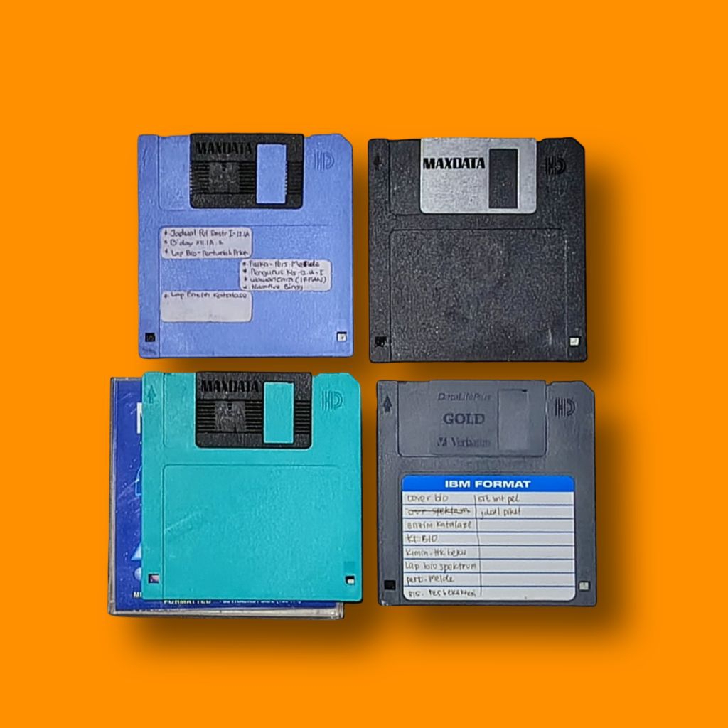 Disket Komputer Jadul Floopy Disk PC Dekorasi Koleksi