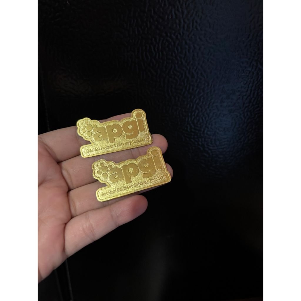 pin custom logo APGI chrome emas