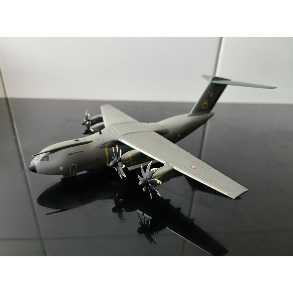 Diecast Airbus A400M Atlas French Air Force MSN62 Herpa 1:200