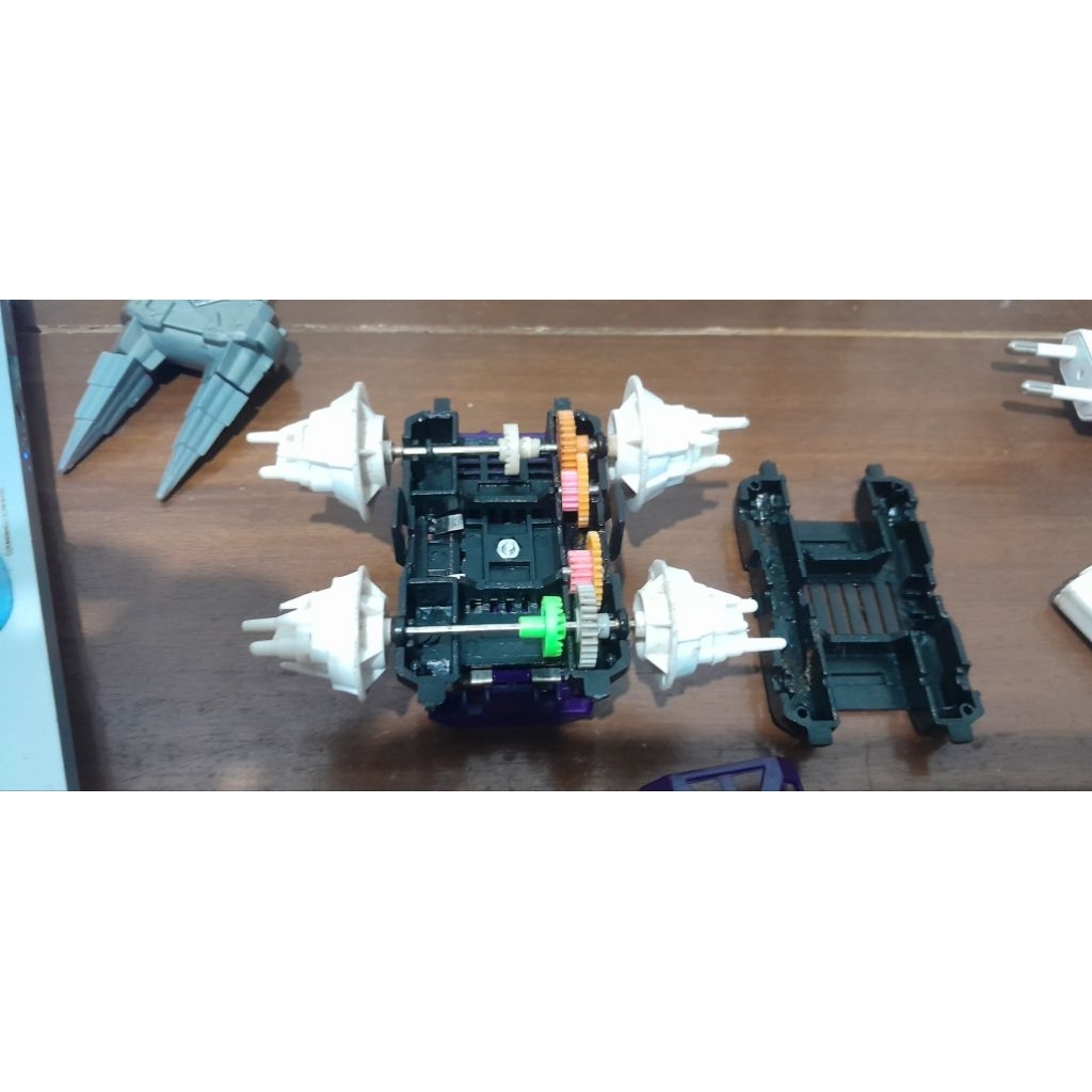 Crush gear no bandai part chasis dan senjata