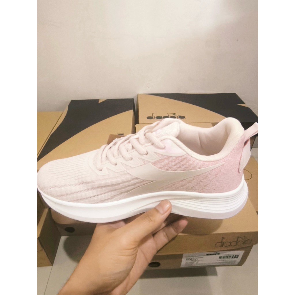 Sepatu Diadora Nano (F) Warna Merah Muda (DIAX25F0306P)
