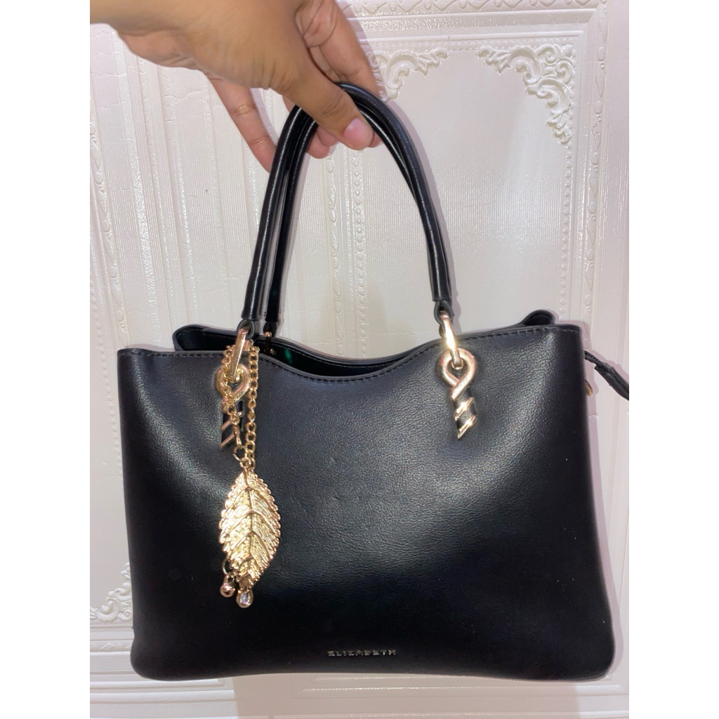 TasWanitaOriginalElizabeth