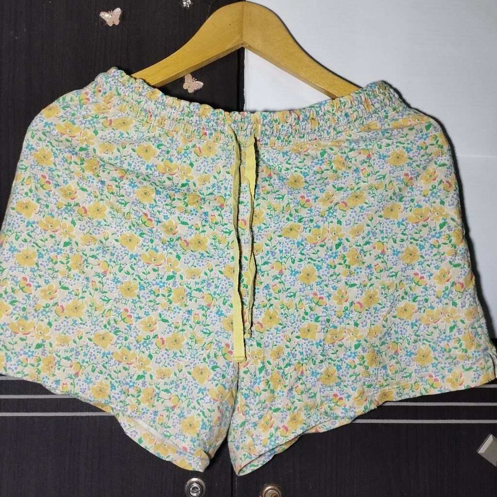 CELANA PENDEK KATUN KAOS UNIQLO X LIBERTY LONDON CEWEK PREMIUM BUNGA KUNING