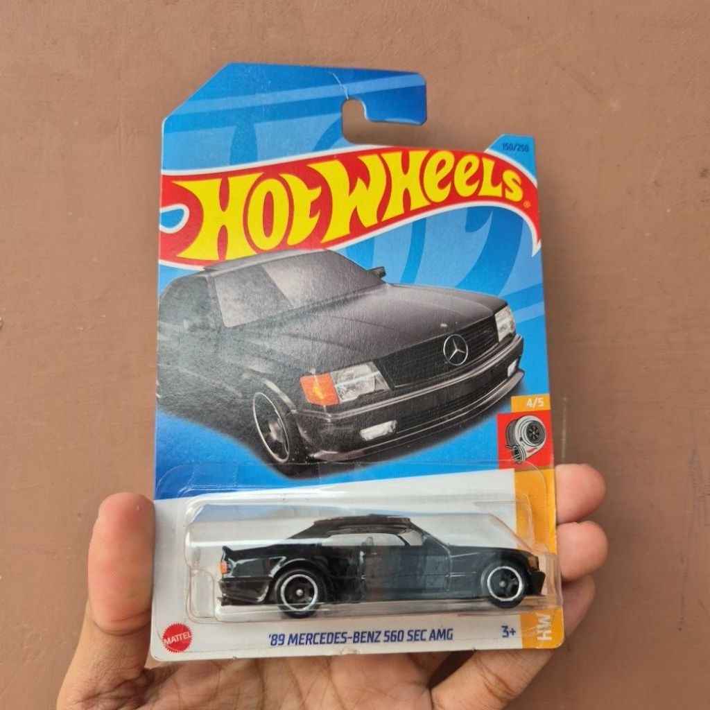 Hot Wheels 89 Mercedes-Benz 560 SEC AMG hitam