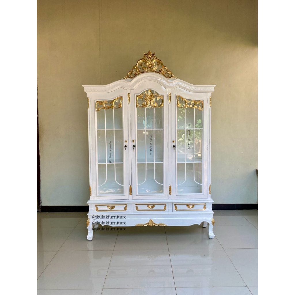 lemari hias ruang tamu mewah kayu jati