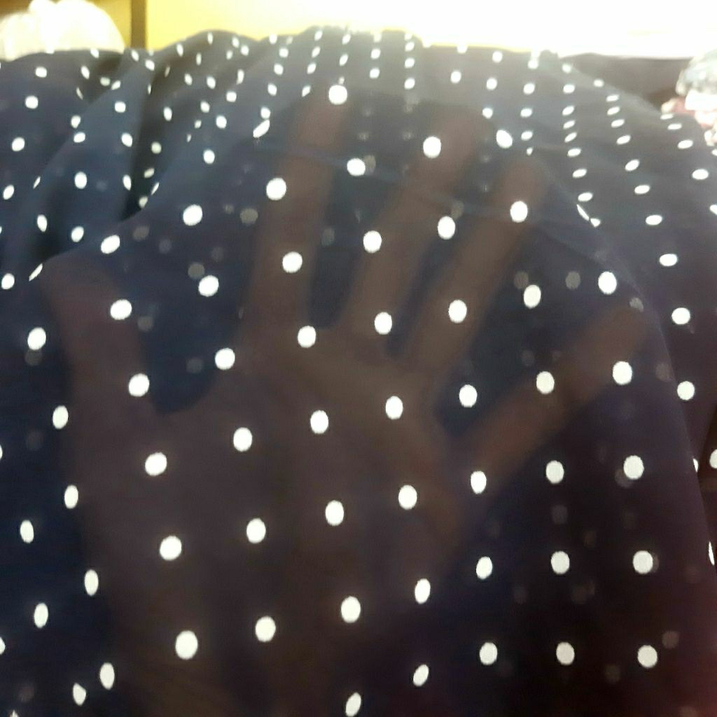 KAIN SIFON PREMIUM MOTIF POLKADOT PUTIH DASAR NAVY - KAIN SIFON MOTIF DOT HARGA/0,5M