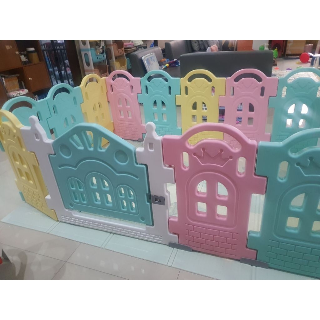 PRELOVED FREE KARPET PARKLON Fence Besar (2 METER)/ Pagar Bayi (12+2) SUPER BAGUSSS MULUSS LUSS