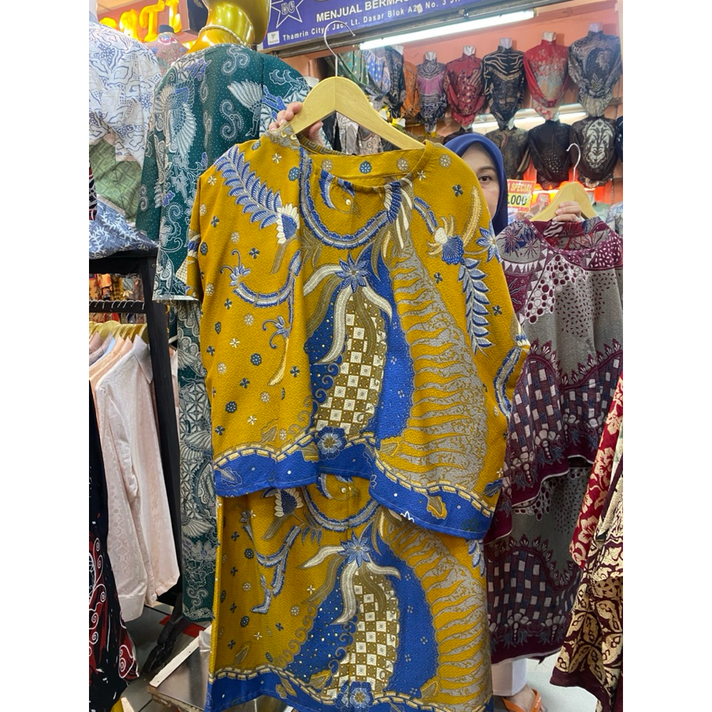 Atasan + Rok Batik