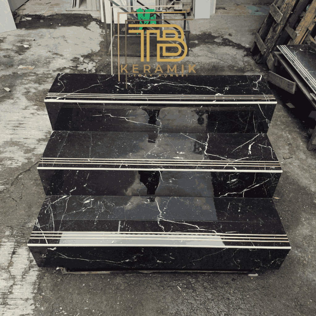 Granit Stepnosing Lantai Tangga Glossy Hitam Gold