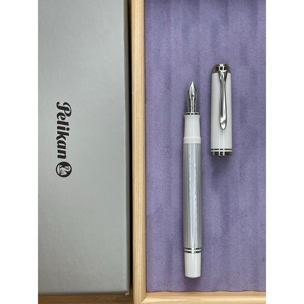Pelikan Souveran M405 Silver White Fountain Pen
