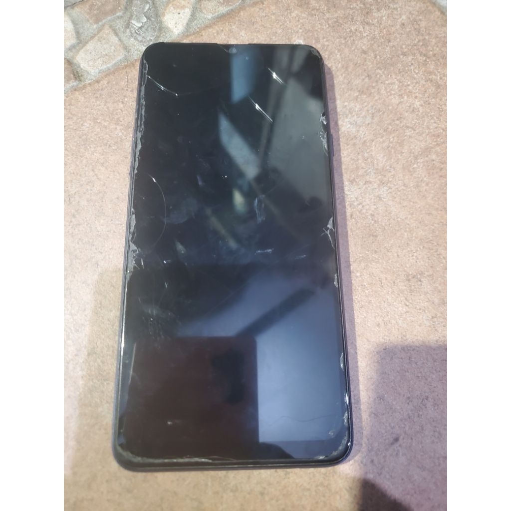 Jual Samsung A20s Batangan Minus cuma garis kuning di atas sedikit
Hp belom pernah service
