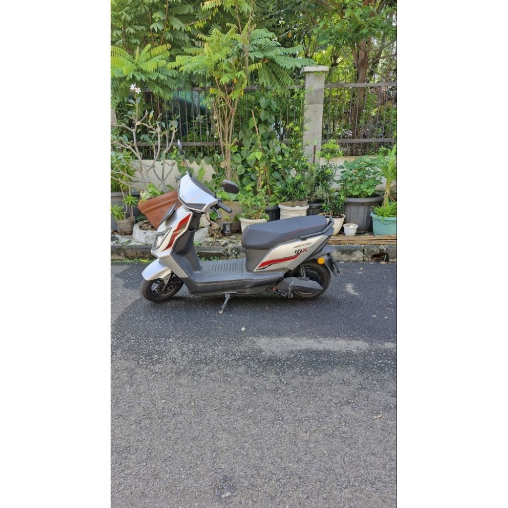 United MX 1200 Sepeda Motor Listrik Seken Kondisi 95% Thn 2024 Like New Jarang Pakai