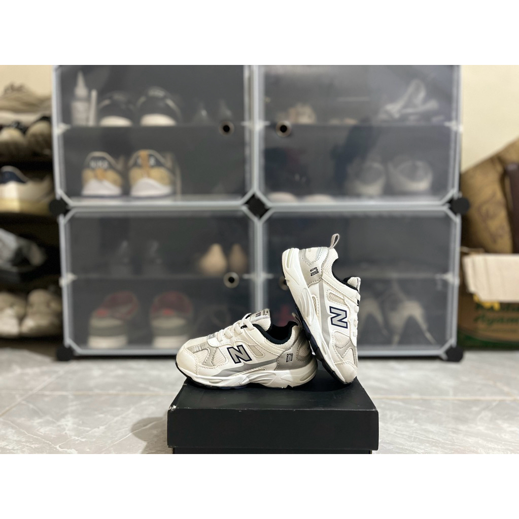 Sepatu Anak Preloved/Second Kids NB 878 Size 26