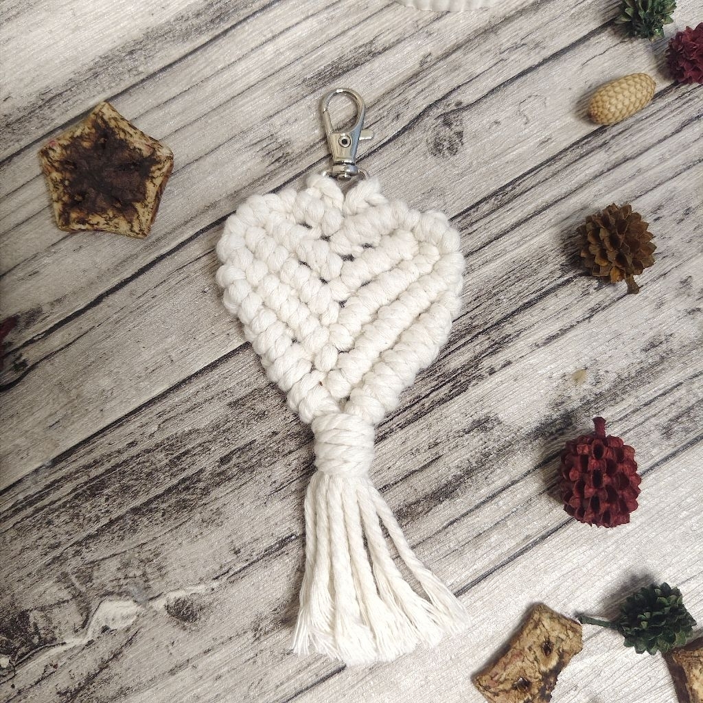 Macrame Keychain Heart/Souvenir Murah/Gantungan Kunci Macrame/Souvenir Macrame