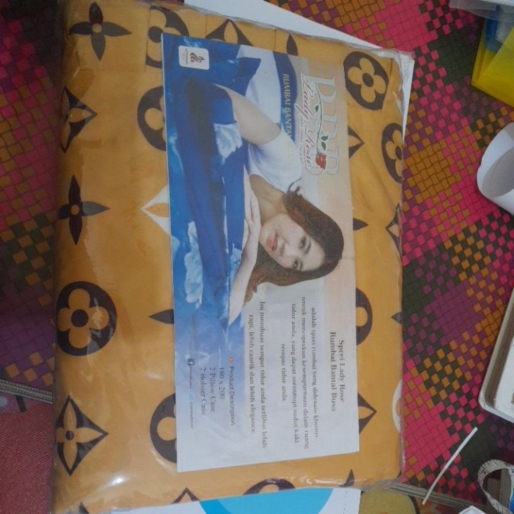 Ex Kado Sprei Lady Rose Rumbai Motif LV Tanpa Bedcover