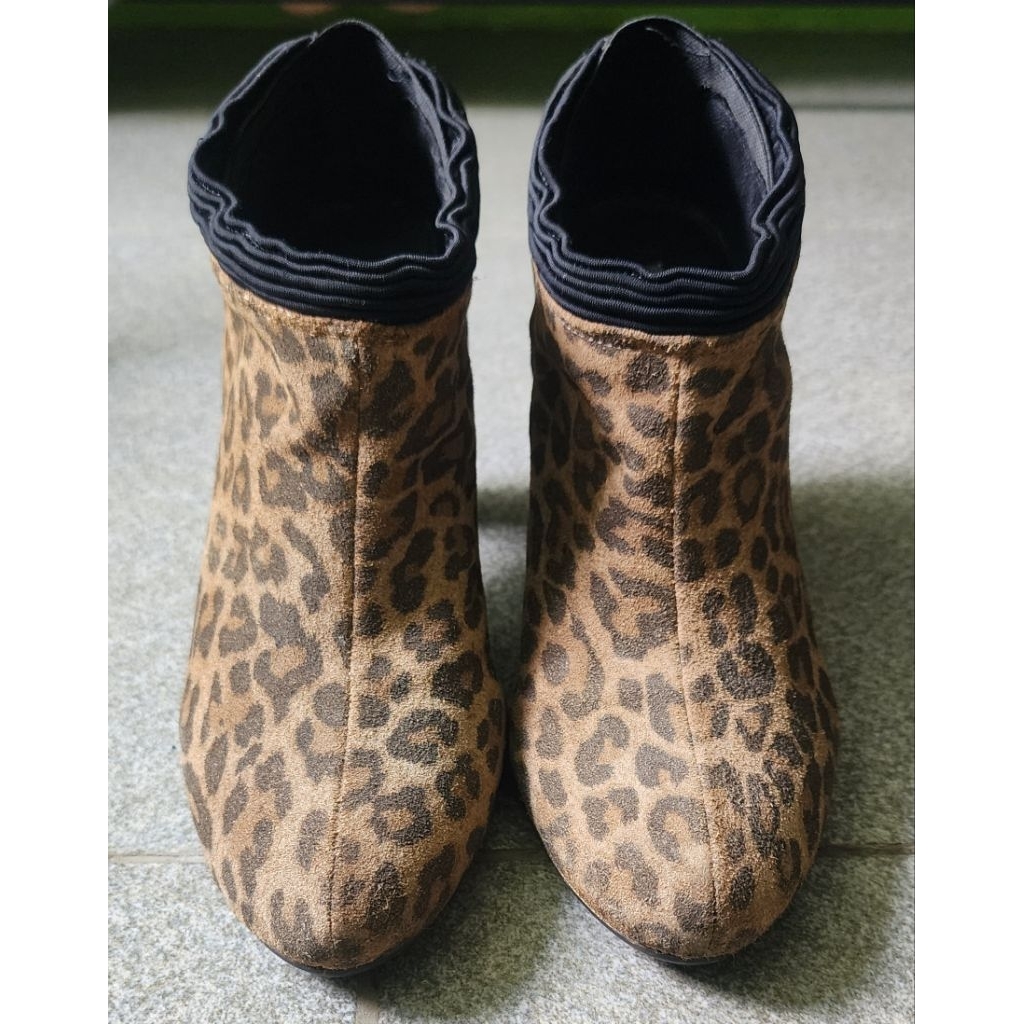 prelove sepatu boots rotelli motif tutul sz36 23.5cm