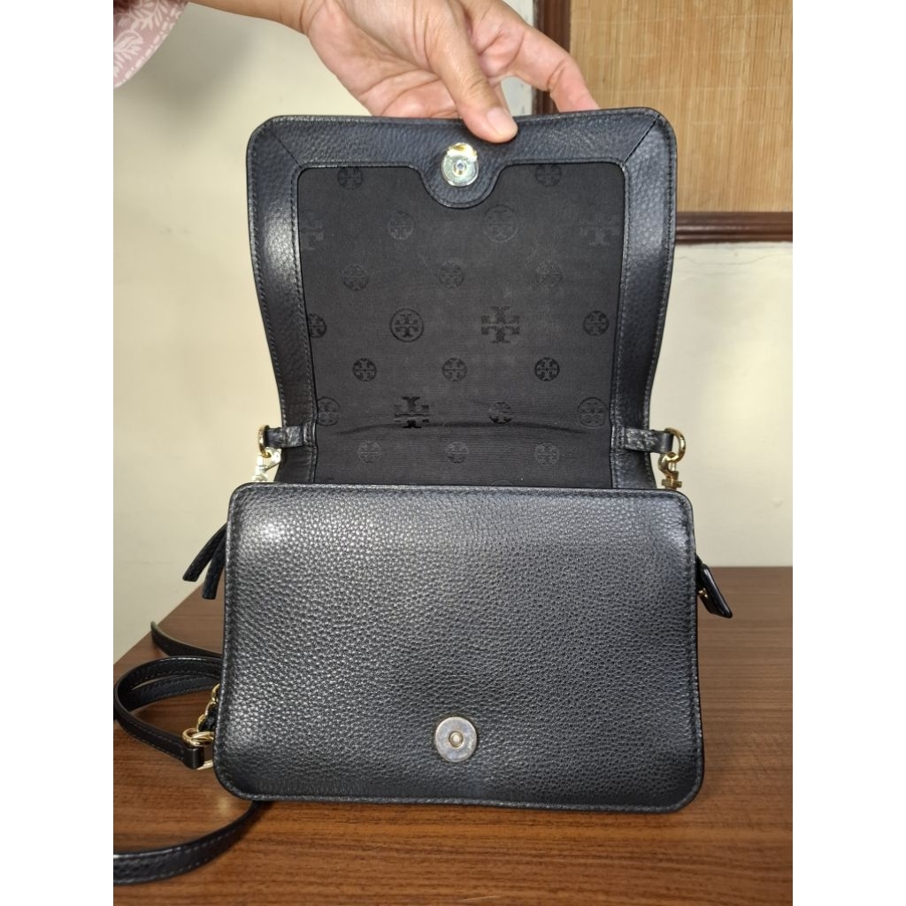 Tory Burch sling bag hitam (Sold out)