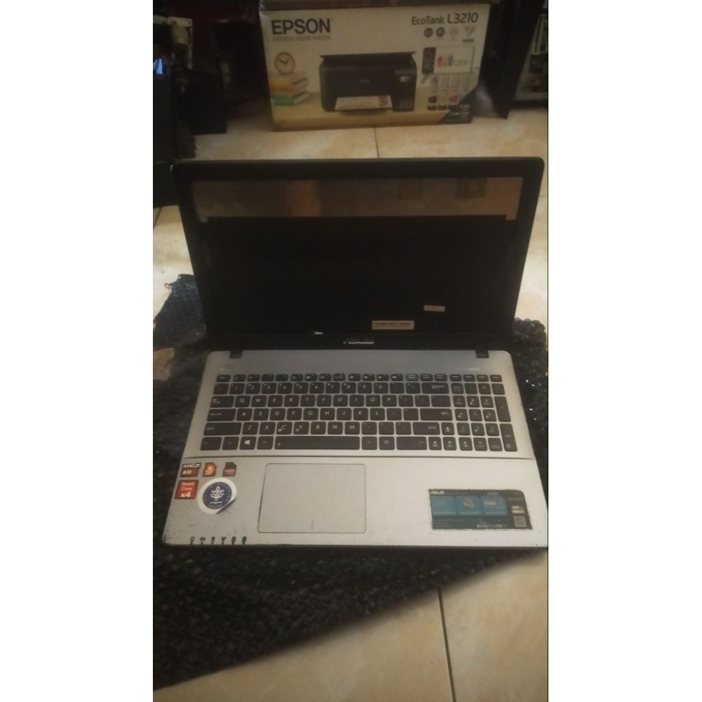 Laptop Asus X550Z