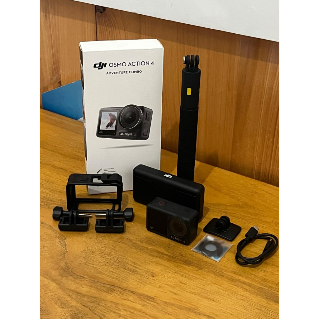 DJI Osmo Action 4 Adventure Combo