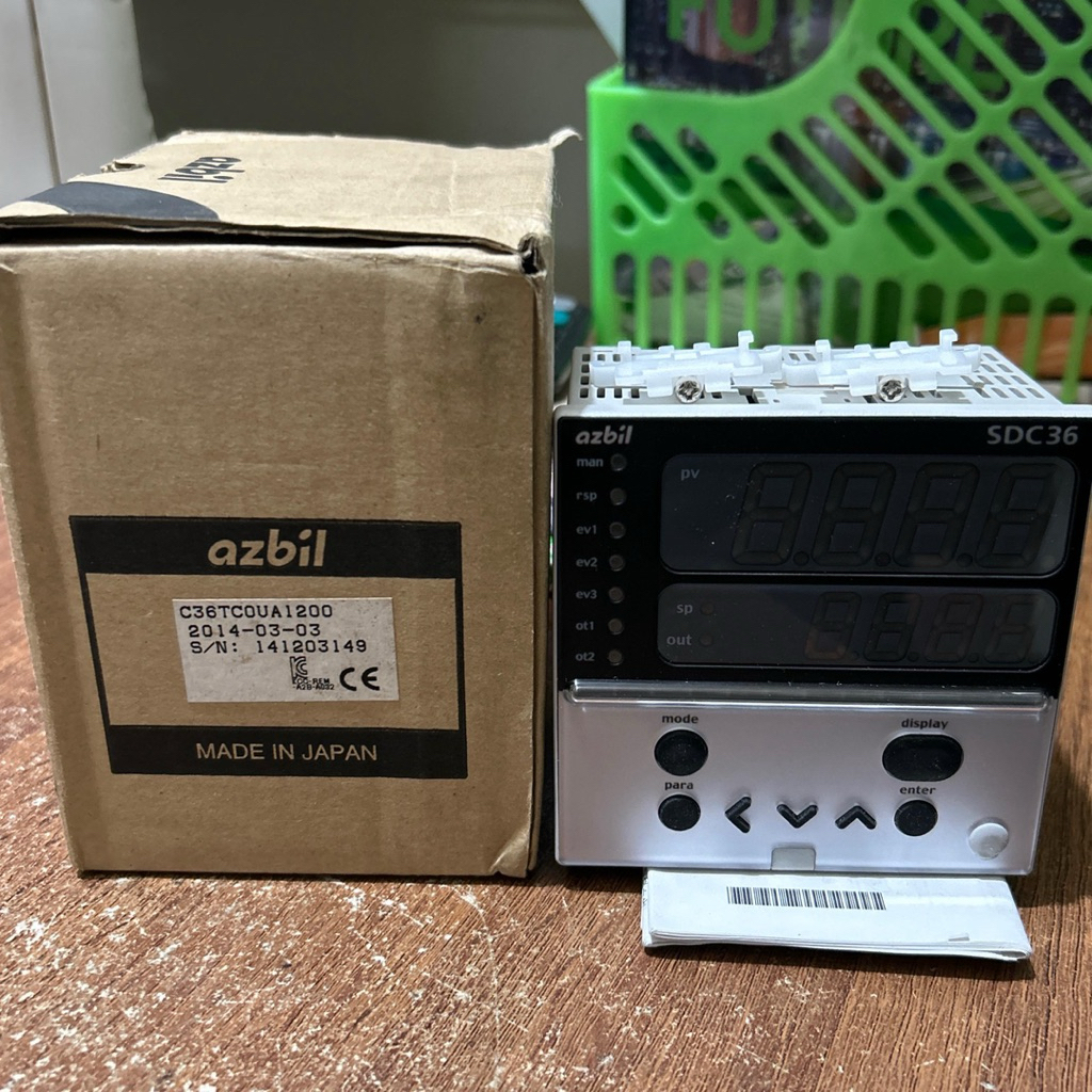 C36TC0UA1200 SDC36 AZBIL TEMPERATURE CONTROLLER ORIGINAL JAPAN