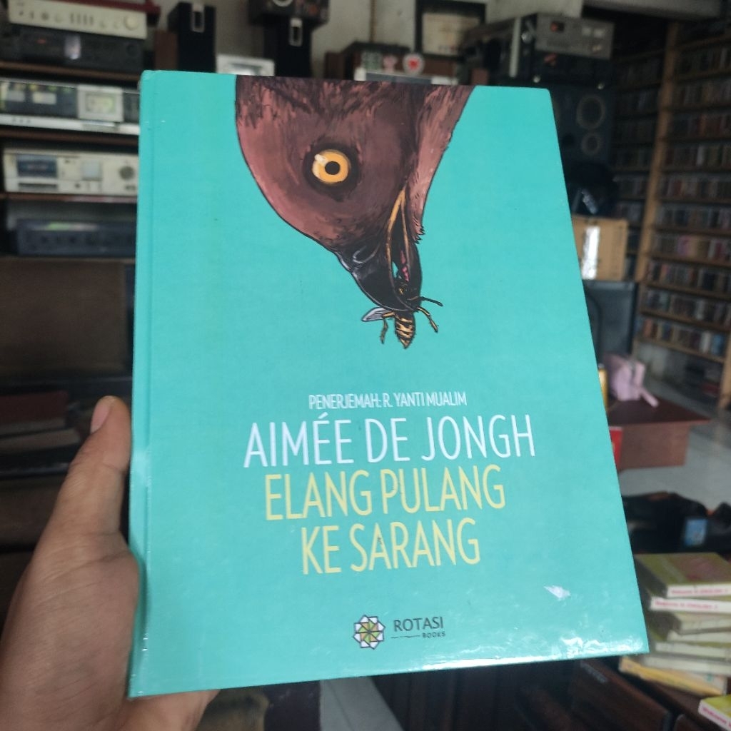 Komik Elang Pulang Ke Sarang Penerjemah R.Yanti