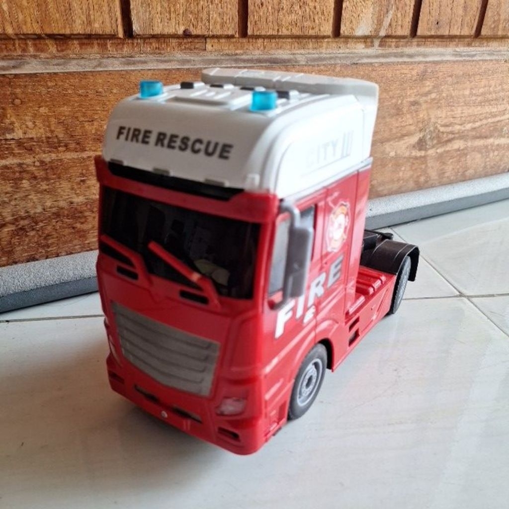 mainan kepala truk / mainan kontainer / truk trailer