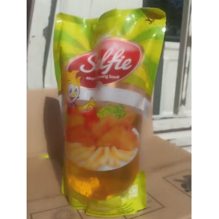 SELFIE MINYAK GORENG KEMASAN REFILL DAN BOTOL 1L 2DUS