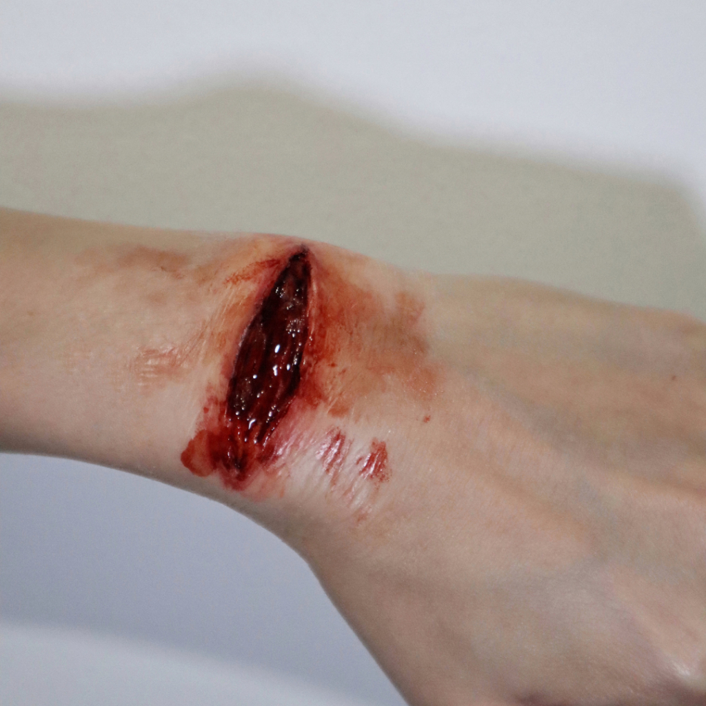 [PRODUK LOKAL] REALISTIC PROSTETIK LUKA TUSUK | SFX MAKEUP HALLOWEEN | SILICONE PROSTHETIC STAB WOUN