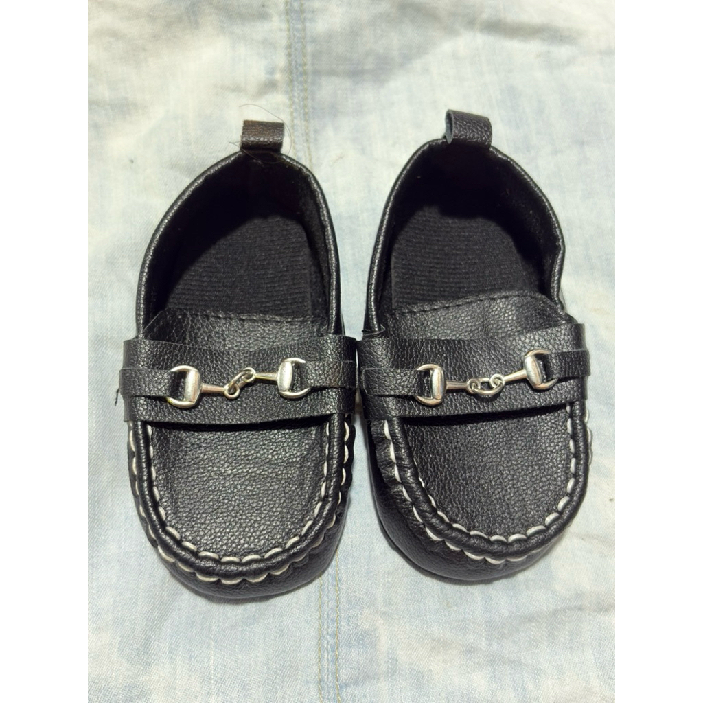 Preloved sepatu bayi panjang kaki 13 cm untuk anak umur 12-18 bulan