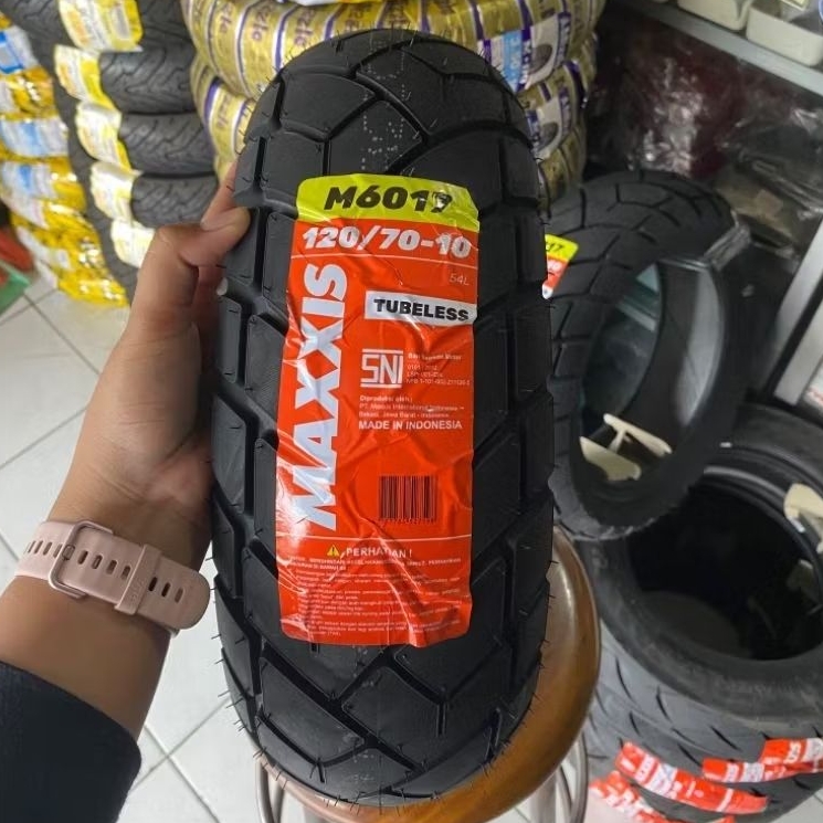 Ban Tubeless Belakang Vespa Matic Lx Maxxis M6017 Ring 10 120/70