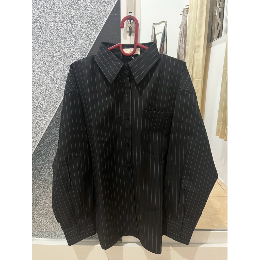 preloved kemeja black stripe byeol
