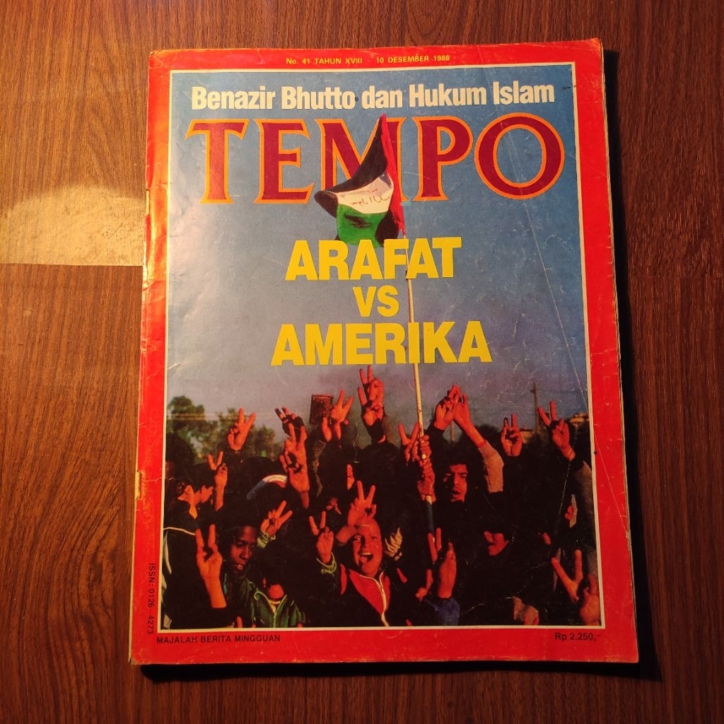 Majalah Tempo 10 Desember 1988 Arafat Vs Amerika, Benazir Bhutto dan Hukum Islam