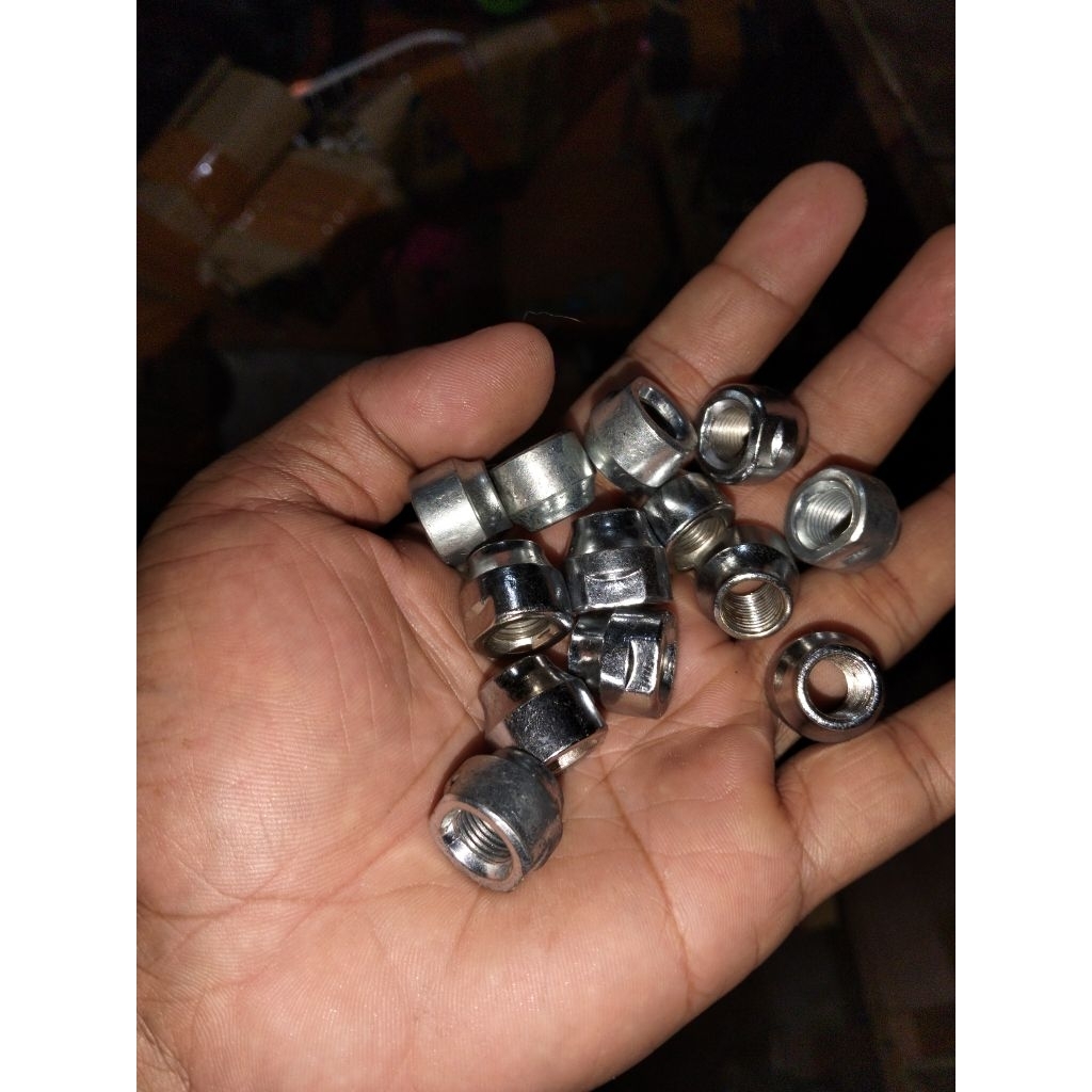 Konis/kones/cones/ As belakang roda sepeda