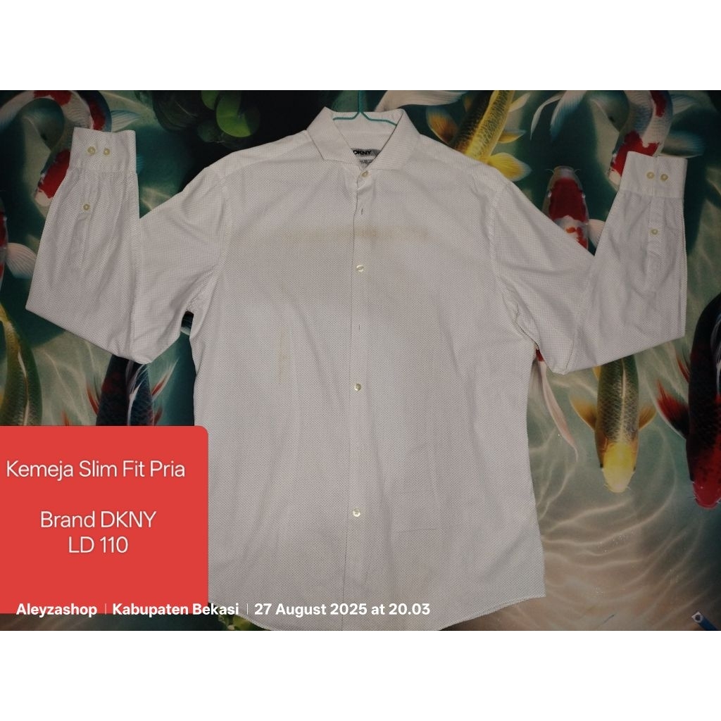 Kemeja Slim Fit Pria