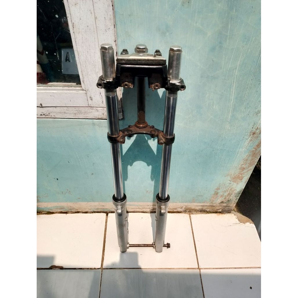 Shock,sokbleker depan megapro Hiu primus