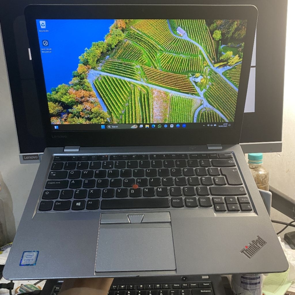 Laptop Thinkpad Bekas, layar sentuh, minus keyboard
