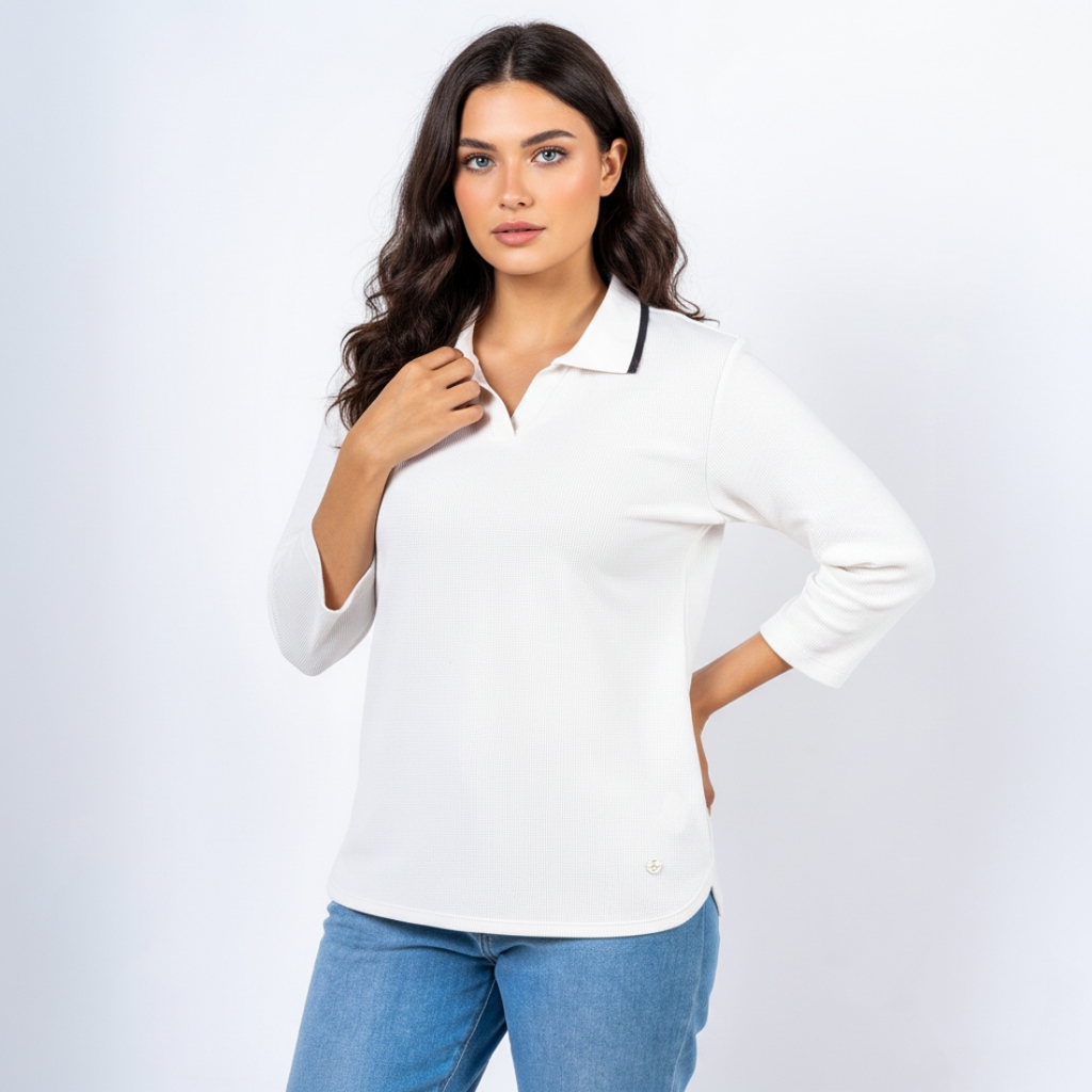 C2 Onaifa Ecru T-Shirt Wanita