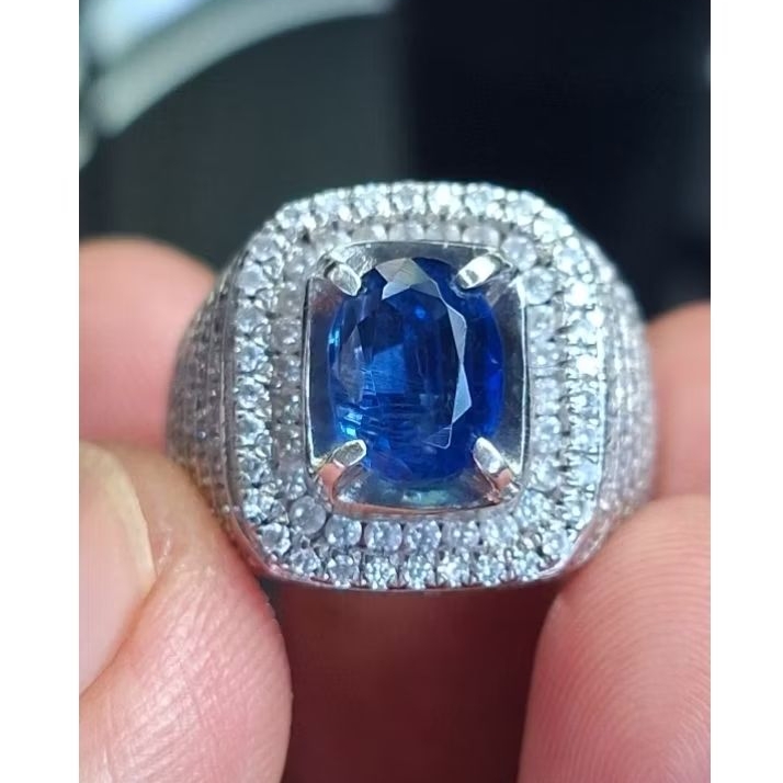 Natural blue kyanite warna royal blue