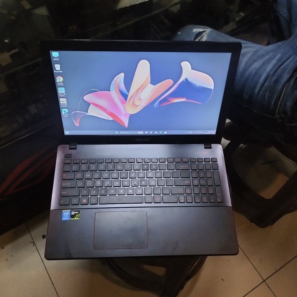 LAPTOP GAMING ASUS X550JX I7-4720HQ RAM 8GB/SSD 256GB GTX 950M 2GB