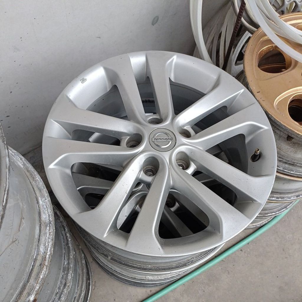 velg pelek original oem Nissan Juke ring 17