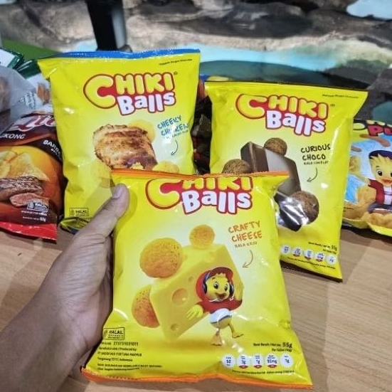 PCS 55GR - CHIKI BALLS RASA KEJU COKLAT AYAM / SNACK CIKI 55GR
