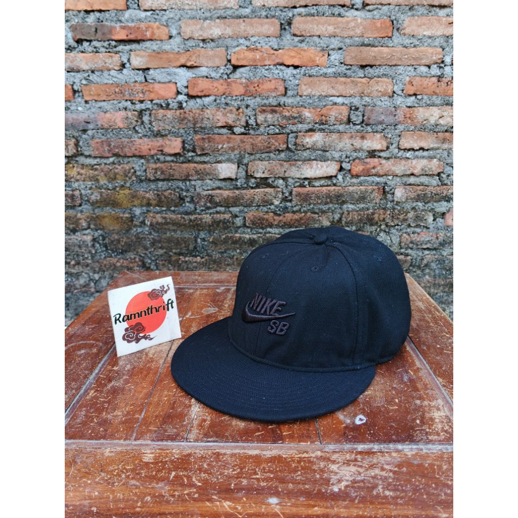 snapback nike sb skateboarding