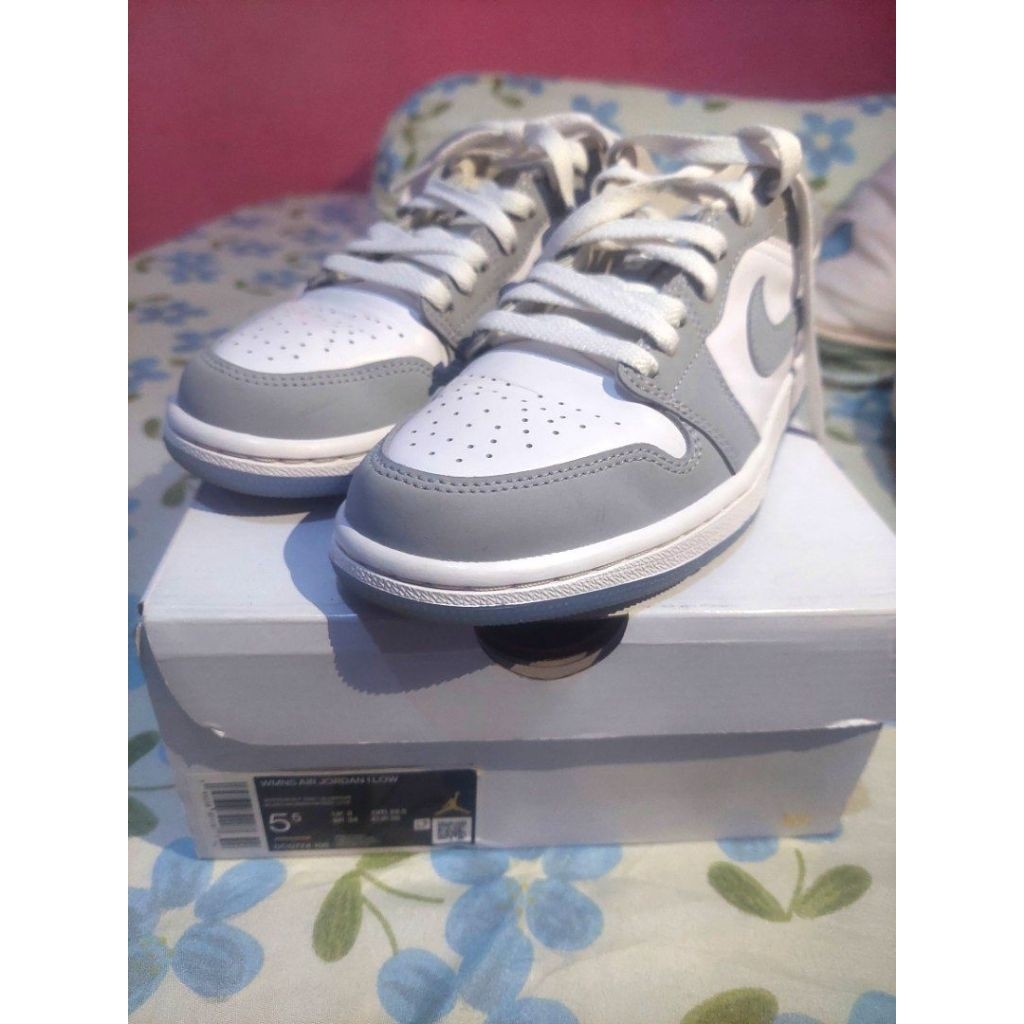 Air Jordan 1 Low Wolf Grey