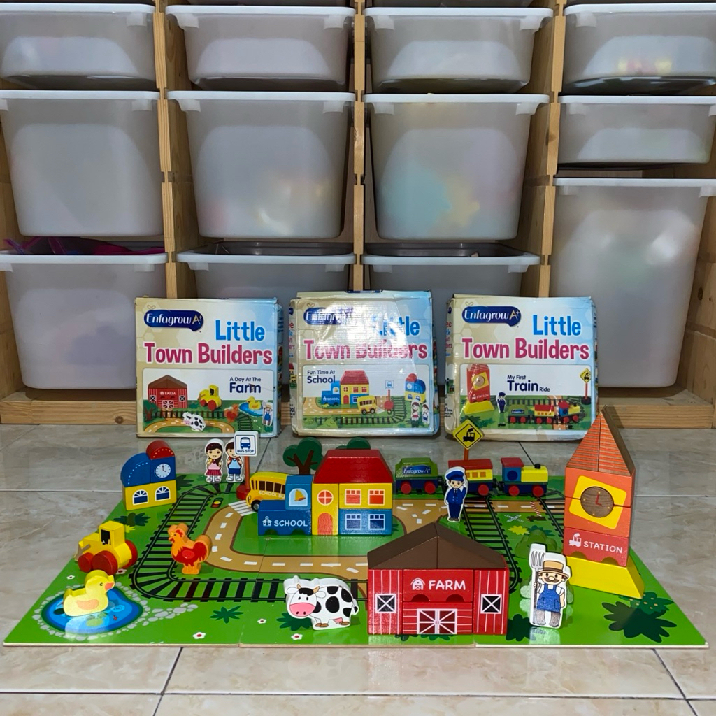 Preloved 1 Set Enfagrow Little Town Builder - Mainan Puzzle Kayu Susun Kota