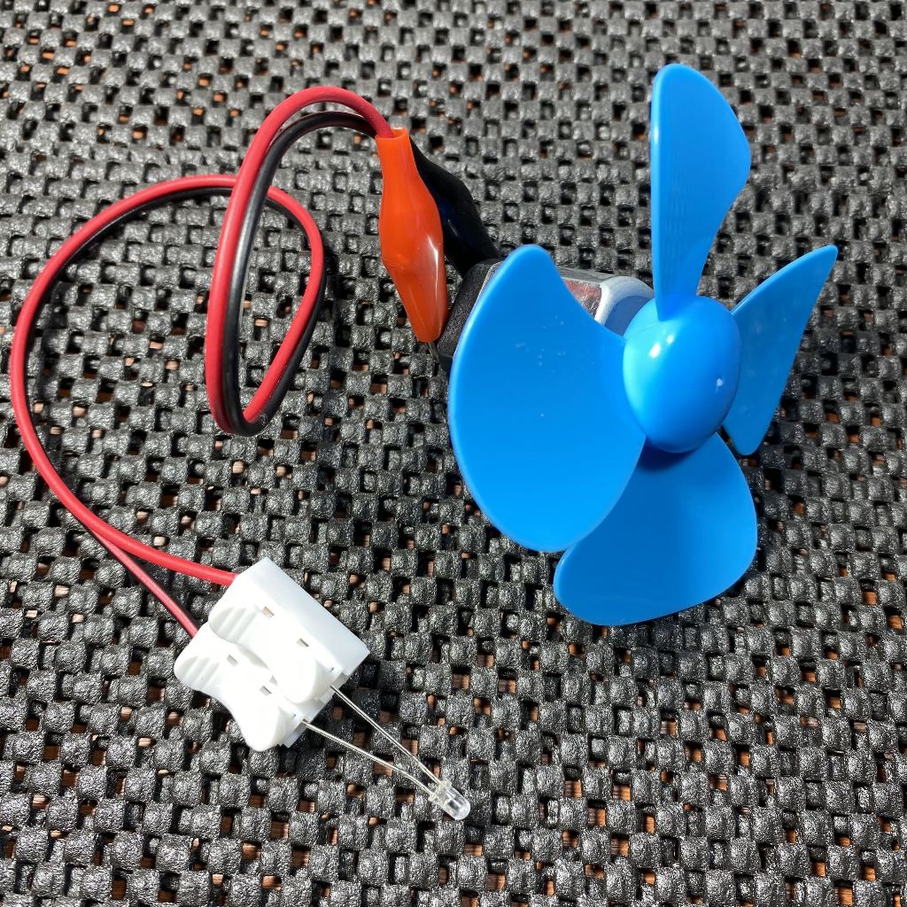 Wind Generator Untuk Edukasi Listrik Tenaga Angin Bahan Peraga Generator