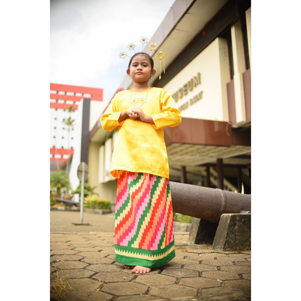 Set Baju Kurung Anak Perempuan – Khas Melayu Pontianak