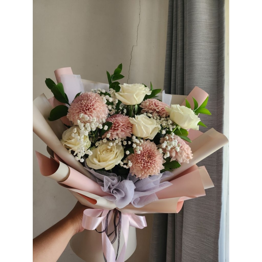 Buket bunga Asli Mawar + Gompie / Buket bunga Wisuda /Buket Lamaran / fresh flower