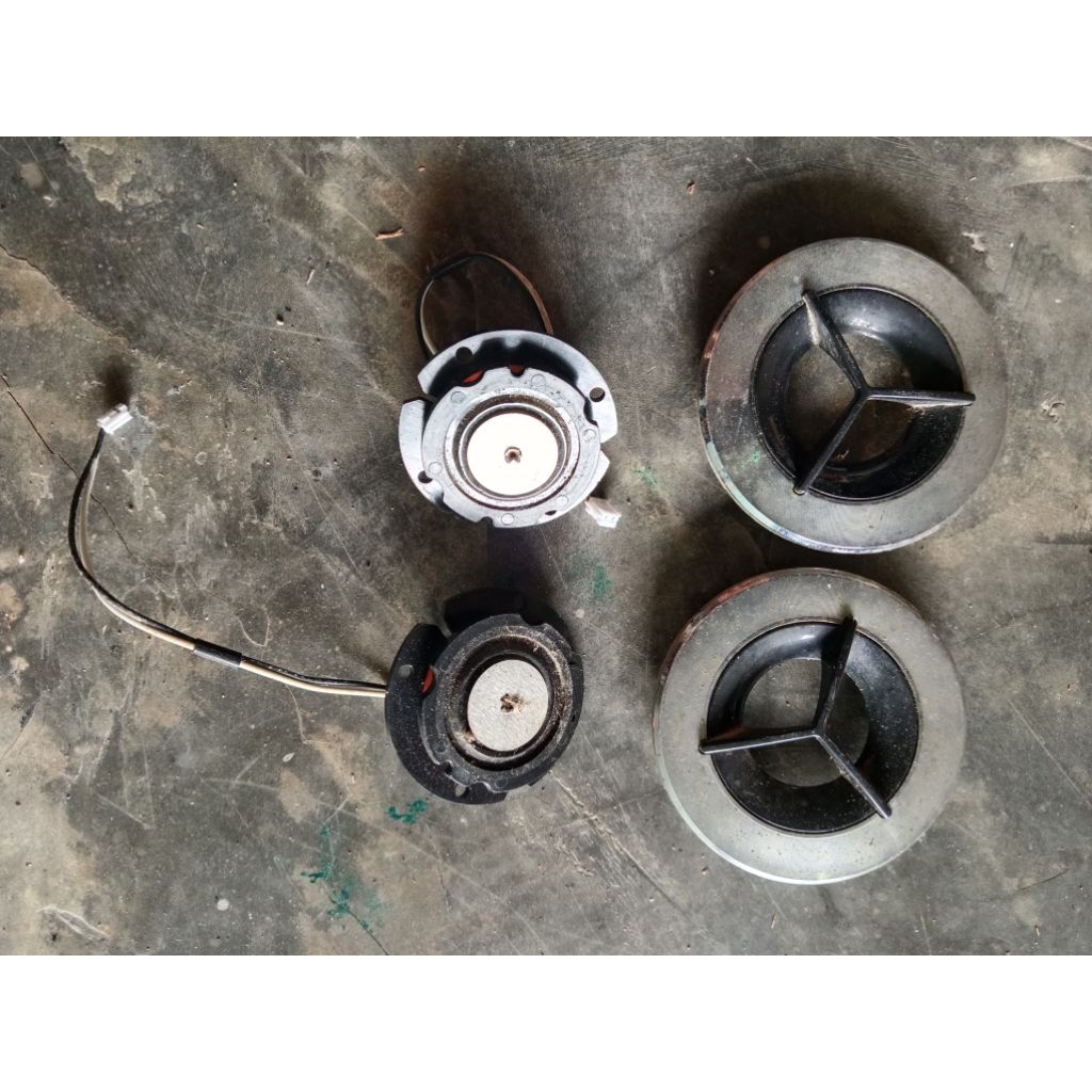 Satu pasang Tweeter bekas aktif polytron