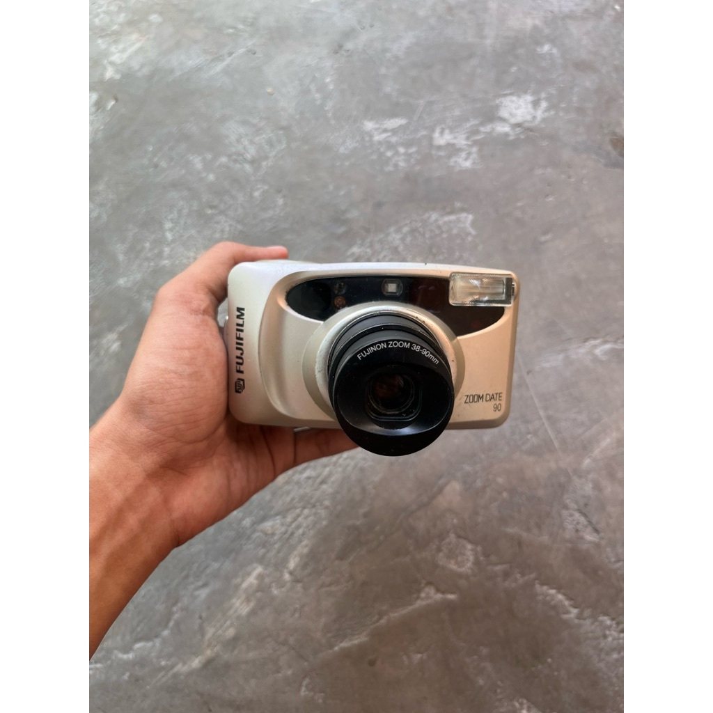 KAMERA ANALOG FUJIFILM ZOOM DATE 90
