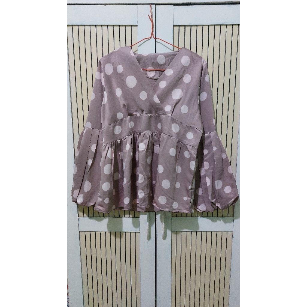 (Preloved) Baju Atasan Blouse Tunik Polkadot Lilac